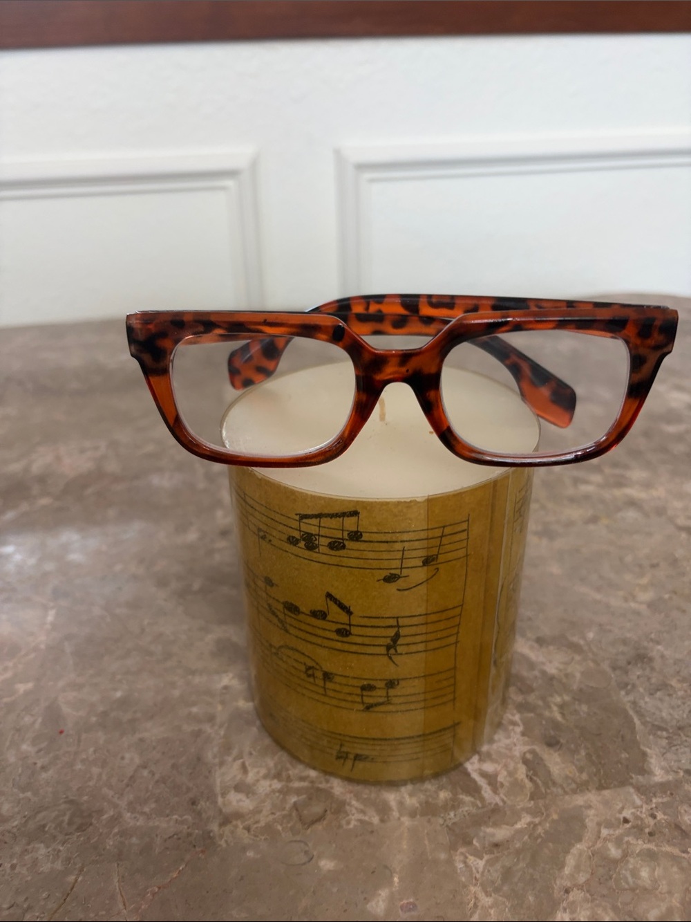 Tortoiseshell Reading Glasses +1 — Classic Brown Frame